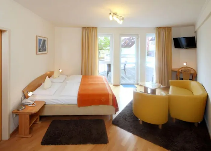 Hotel Am Segelhafen & Free Parking