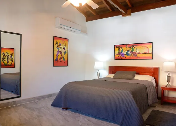 Parrot Cove Lodge