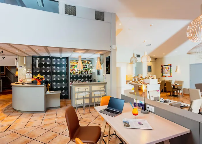 Brit Hotel Confort Nimes Ouest - A9 Sortie 25