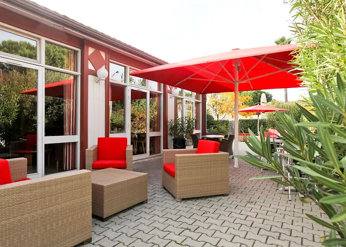 Brit Hotel Confort Nimes Ouest - A9 Sortie 25
