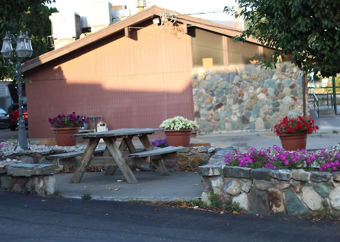 Best Budget Inn & Suites Kamloops