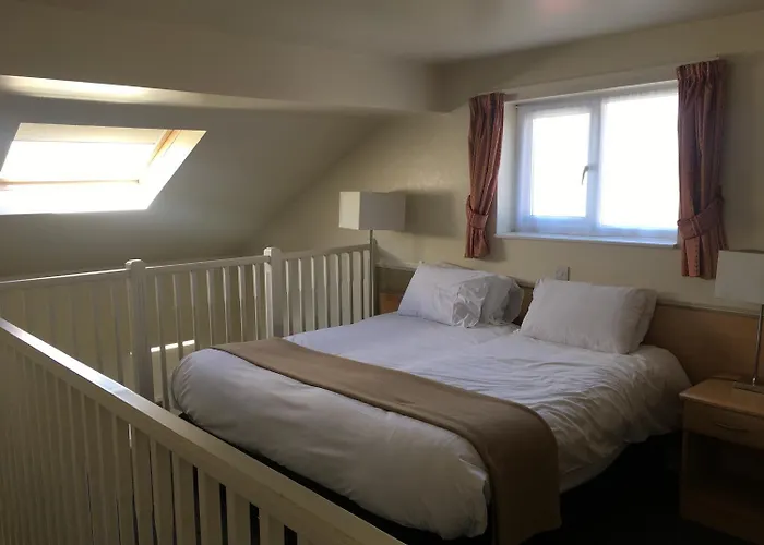 Moreton Park Hotel
