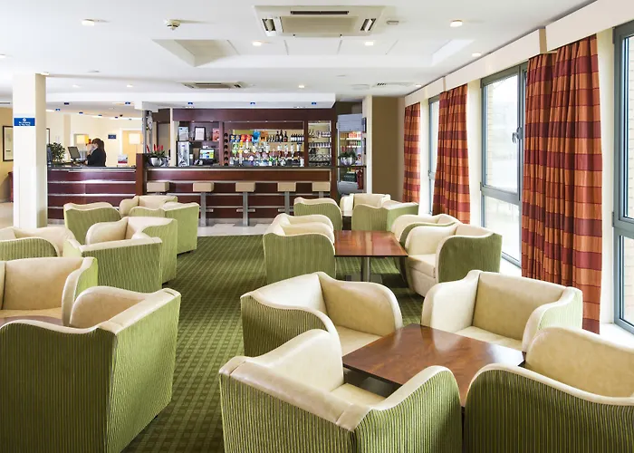 Holiday Inn Express Dunfermline By Ihg