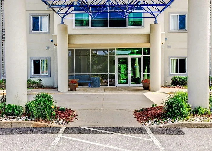 Motel 6-Huntsville, On
