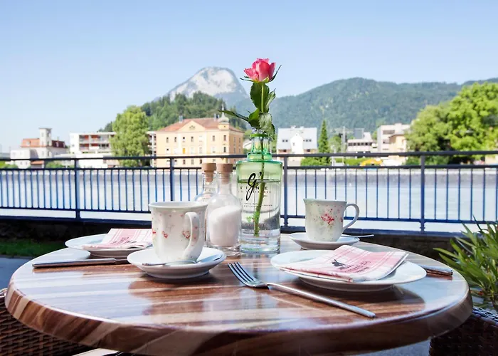 Boutique Hotel Im Auracher Loechl