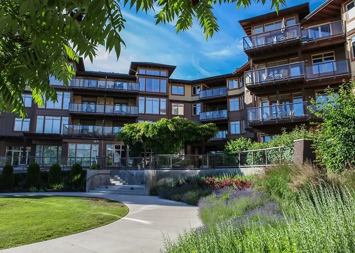 The Cove Lakeside Resort