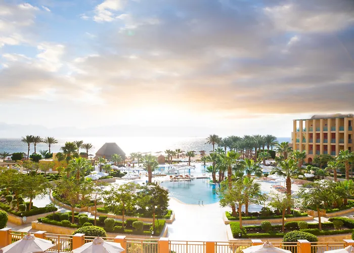 Strand Beach Resort
