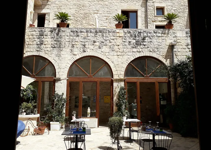 S. Martin Hotel
