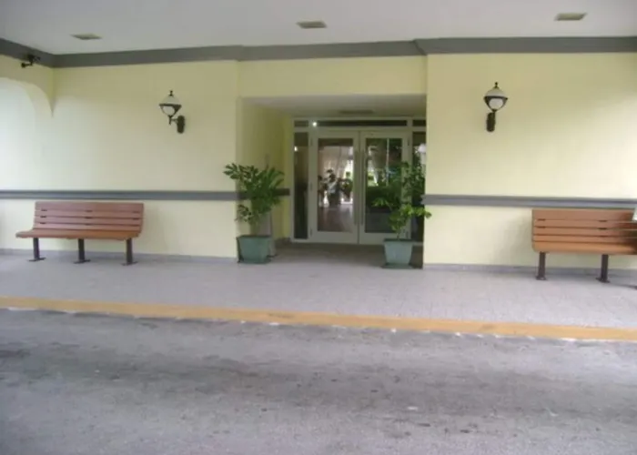 Royal Islander Hotel