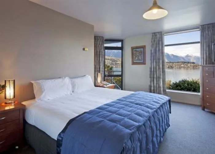 Spinnaker Bay Apartments