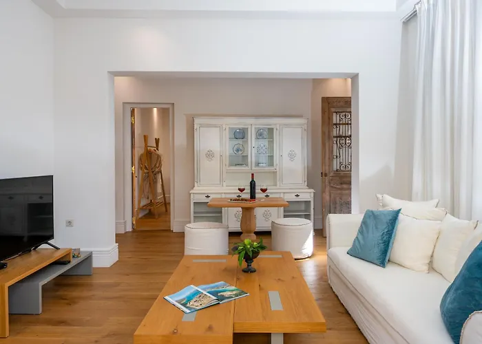 Kostis Parthenis Residence