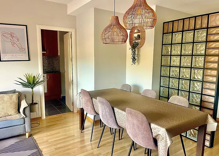 Fenals Beach&Chic, Boutique Apartament, Free Parking, Full Equipped Near The Beach