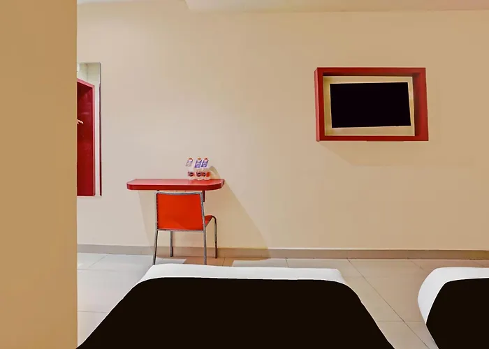 Townhouse Oak Malang Near Itn Malang Formerly Fariz Hotel Singosari