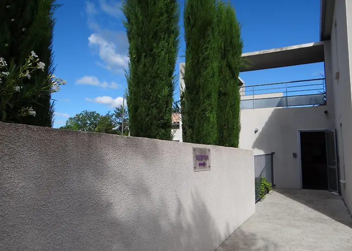 Patio De Violette