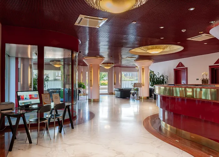 Agora' Palace Hotel