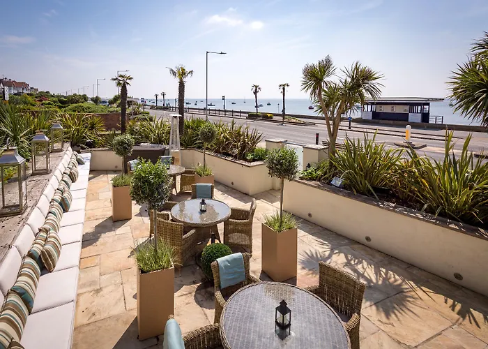 Roslin Beach Hotel