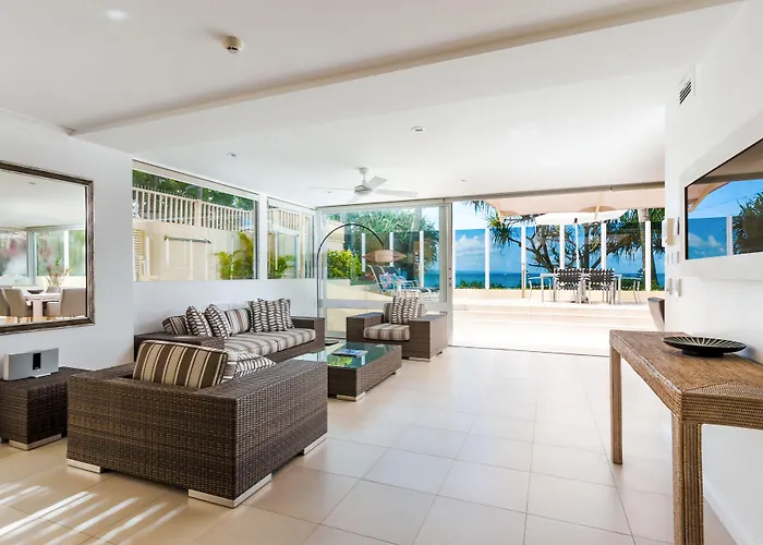 Netanya Noosa Beachfront Resort