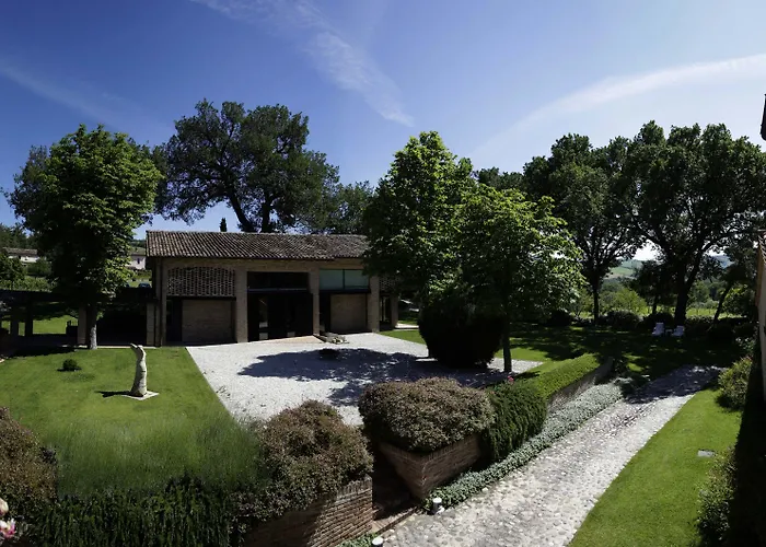 Tenuta Santi Giacomo E Filippo