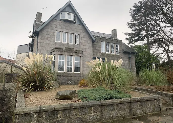 Aberdeen Serviced Apartments - The Lodge