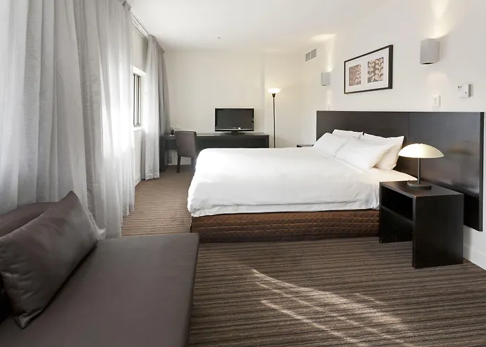 Causeway 353 Hotel