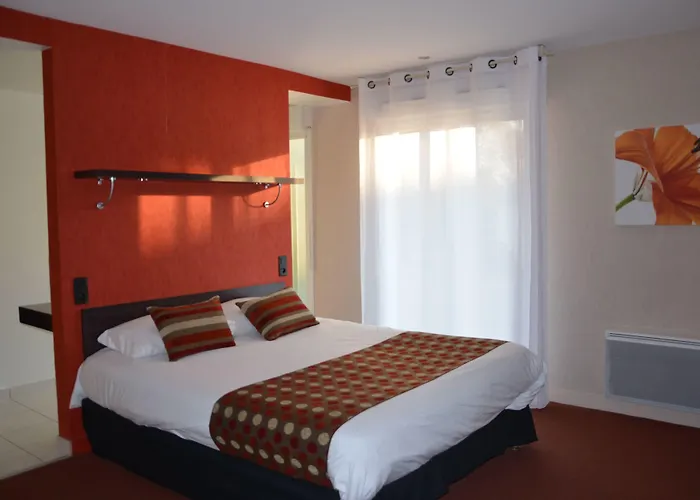 Logis Golfe Hotel