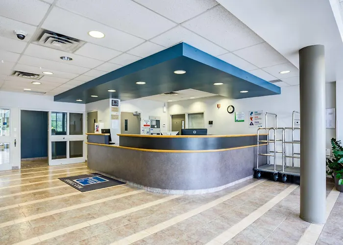 Residence & Conference Centre - Niagara-On-The-Lake