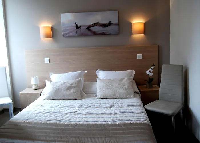 Logis Hotel Restaurant Du Midi - Rodez Centre