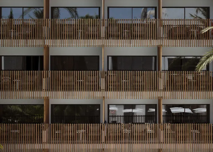 Las Gaviotas Suites Hotel & Spa