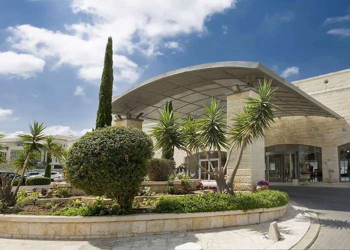 Golden Crown Hotel