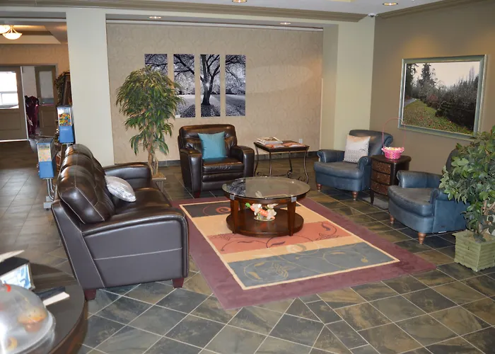 Redwood Inn & Suites