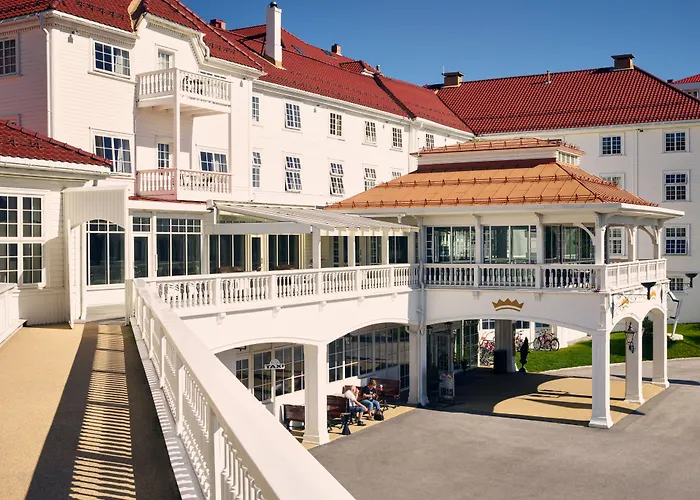 Dr. Holms Hotel