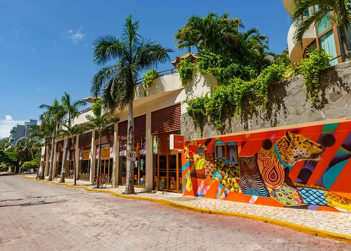 El Taj Oceanfront And Beachside Condo Hotel