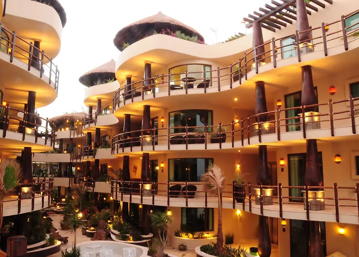 El Taj Oceanfront And Beachside Condo Hotel