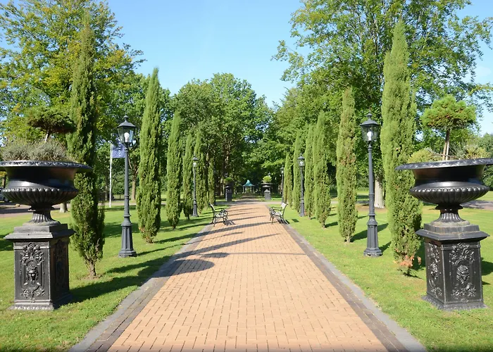 Fletcher Familiehotel De Hunzebergen