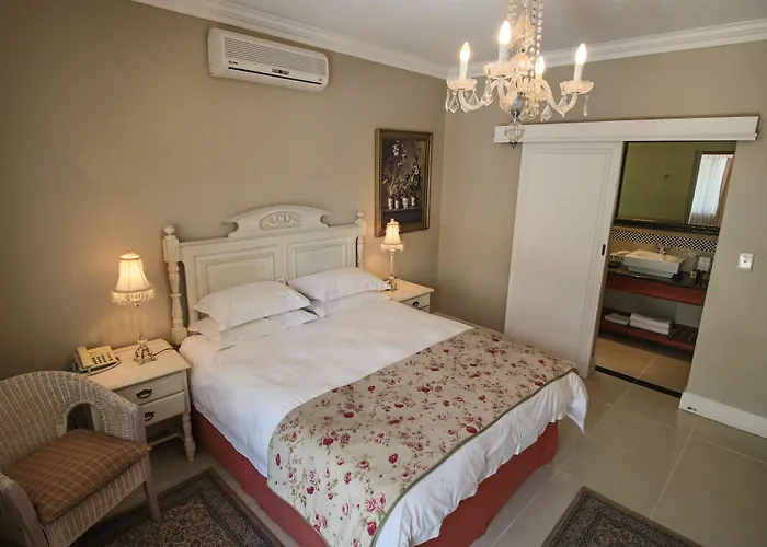The Victorian 1906 Hotel