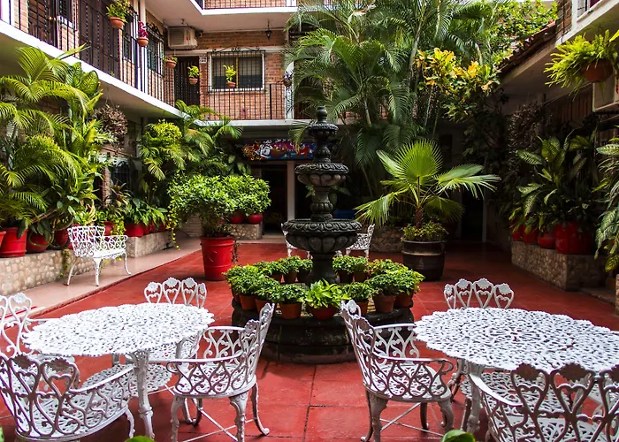 Hotel Posada De Roger - Near Los Muertos Beach
