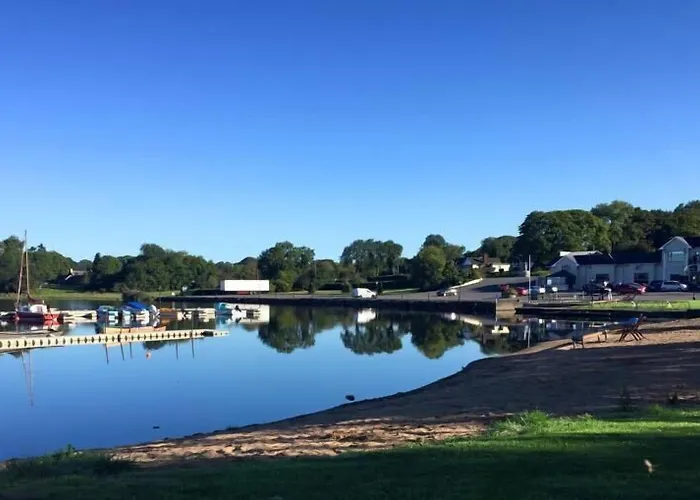 Lakeside Manor Hotel