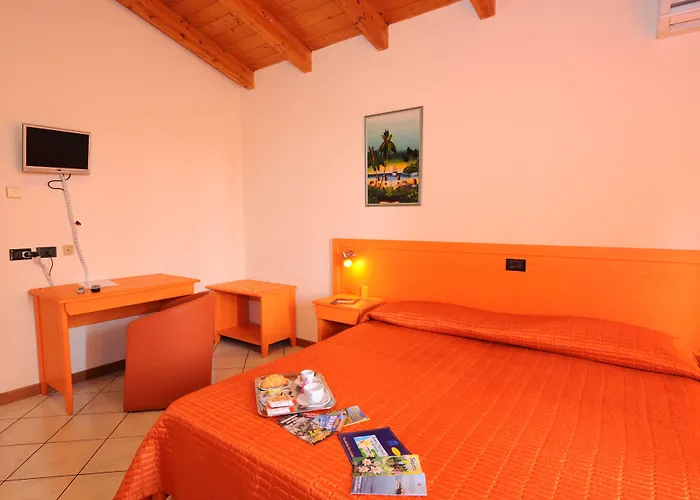 Hotel Villa Camporosso-Parchi , Terme Di Cola'