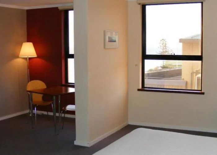 Ocean Beach Hotel