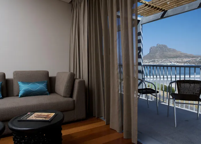 Chapmans Peak Beach Hotel