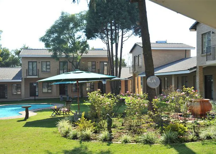 Hoyohoyo Chartwell Lodge