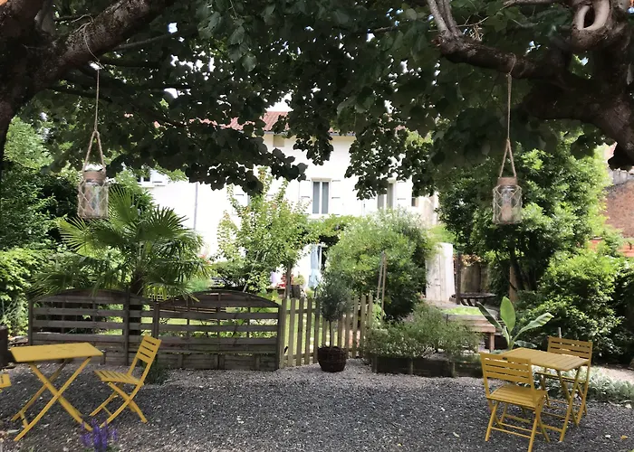 Logis Hotel L'Occitan 2 Etoiles