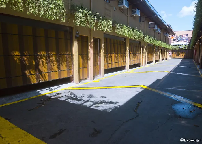 Victoria Court Las Pinas