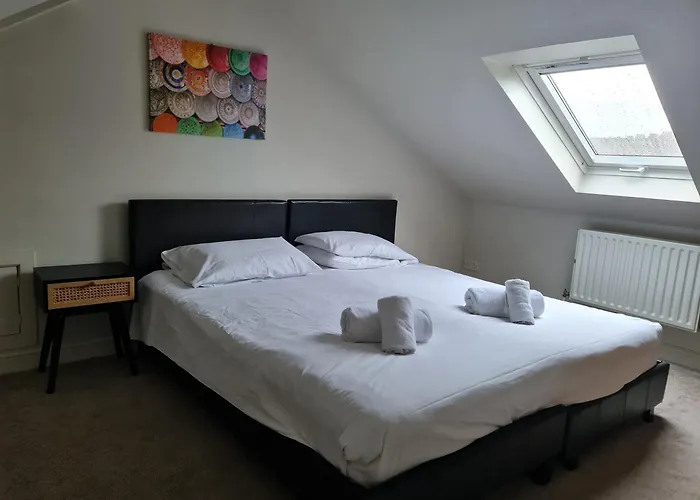Swindon City Centre Duplex - Entercloud9Sa