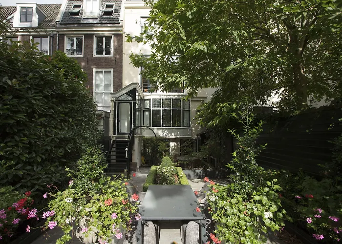 Dutch Masters Short Stay Apartments