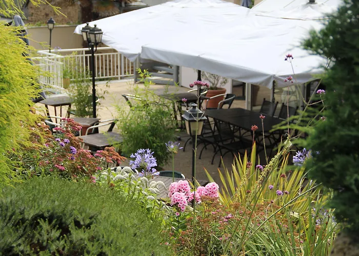 Brit Hotel Le Cygne
