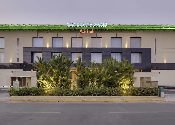 Courtyard By Marriott Kochi Airport