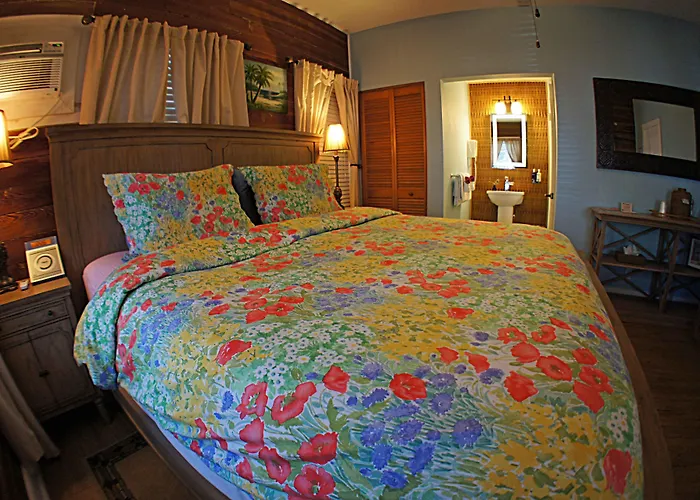 Seascape Tropical Inn (Adults Only)