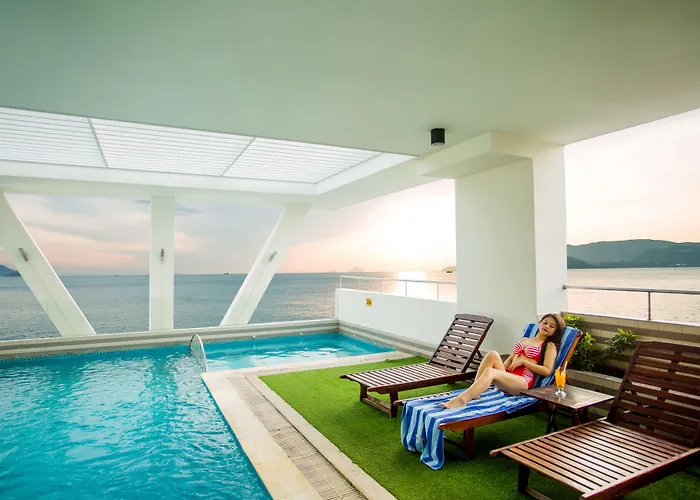 Dendro Beachfront Hotel