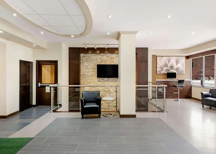 La Quinta By Wyndham Oshawa